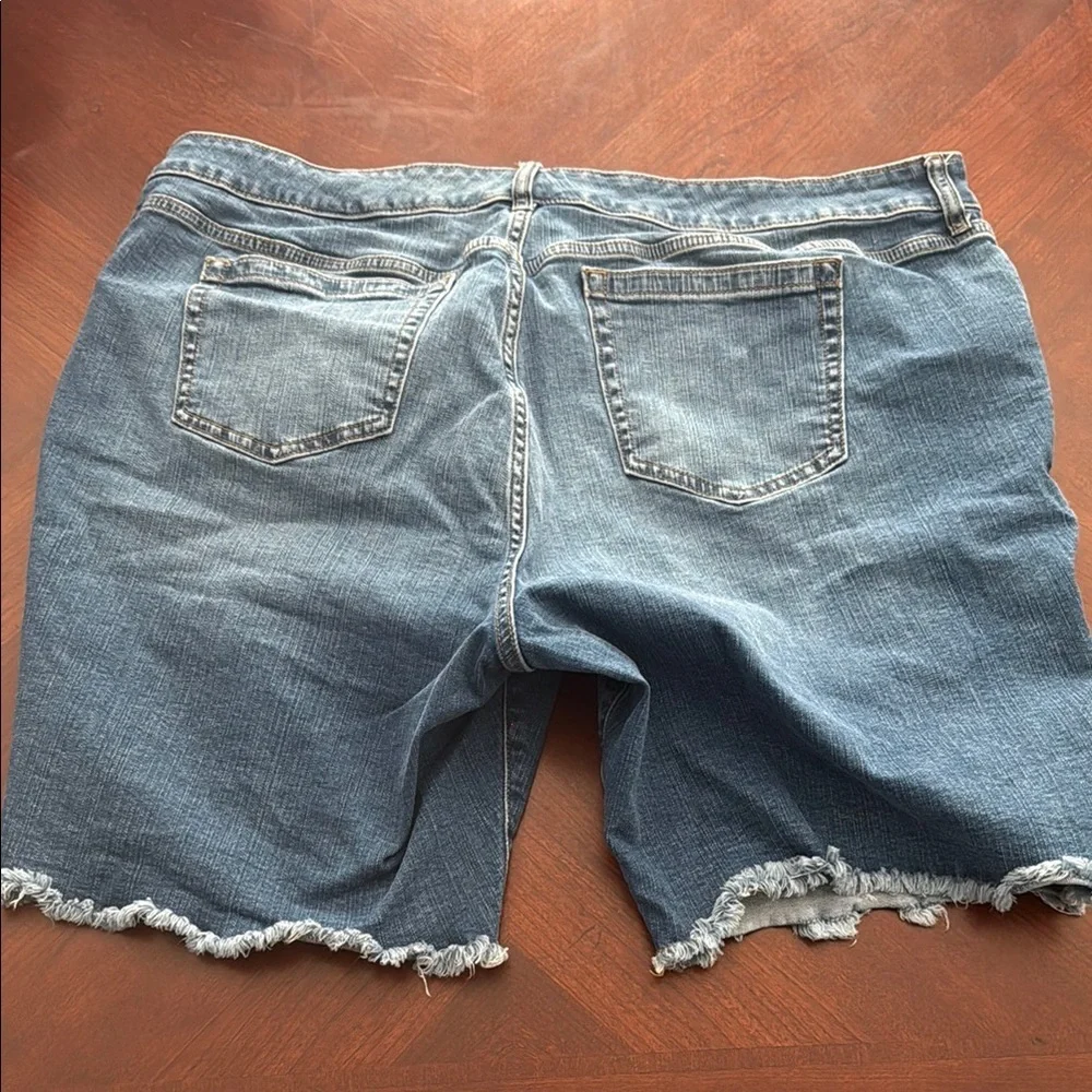 Torrid Blue Distressed jean Shorts stretch 10 inch perfect vintage Bermuda